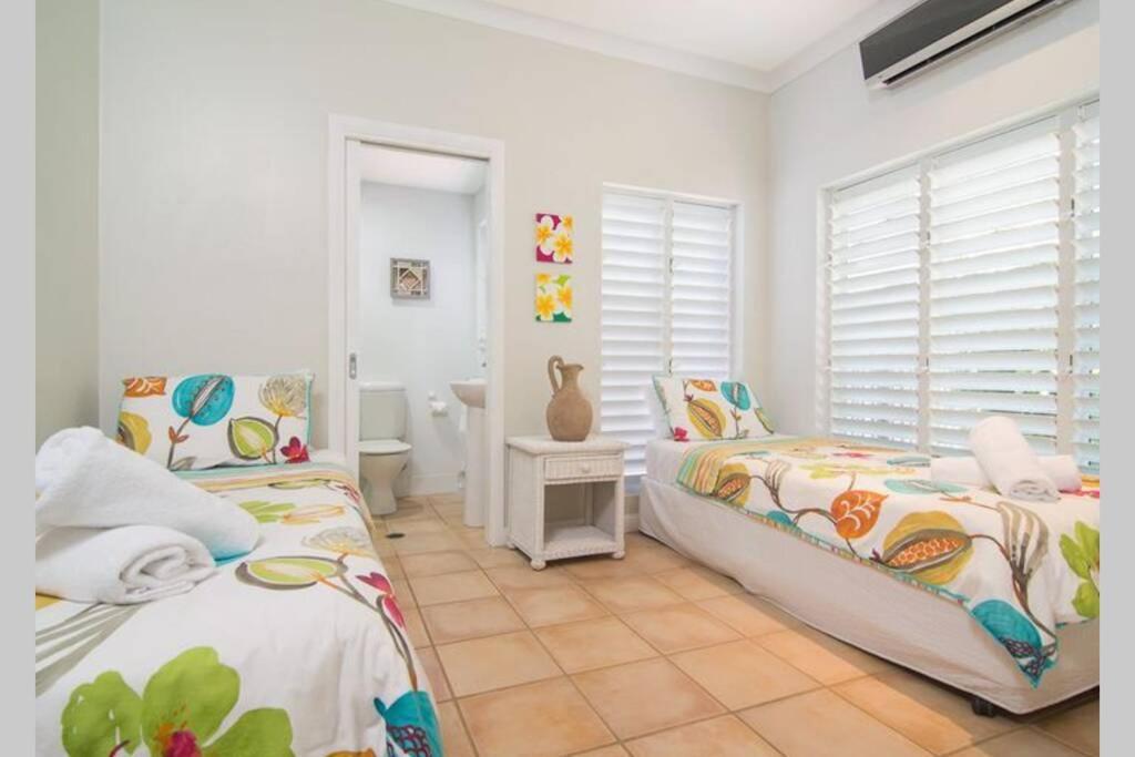 Villa Beauty Tiny Walk To Sea Port Douglas Exterior foto